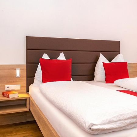 Hotel-Restaurant Lampenhaeusl Fusch an der Grossglocknerstrasse Екстериор снимка