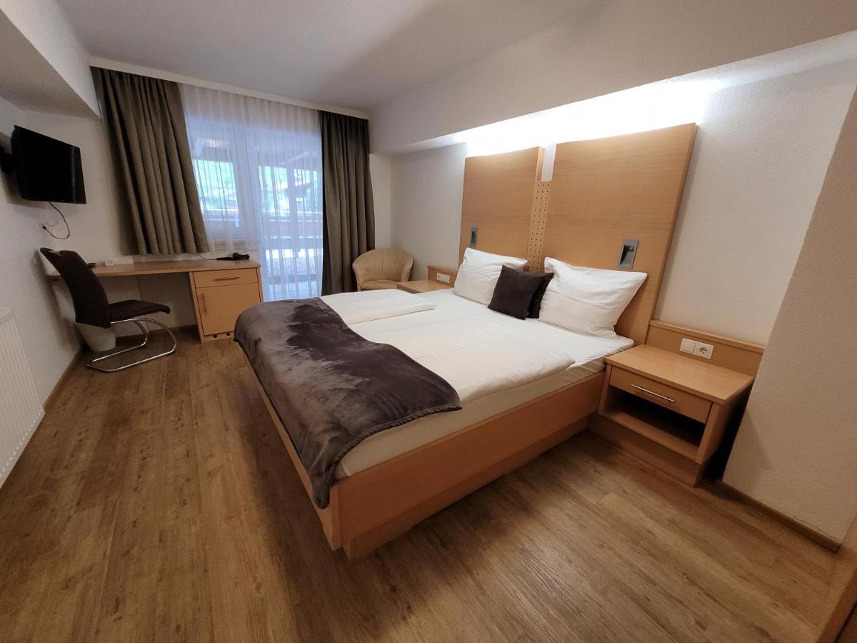 Hotel-Restaurant Lampenhaeusl Fusch an der Grossglocknerstrasse Екстериор снимка