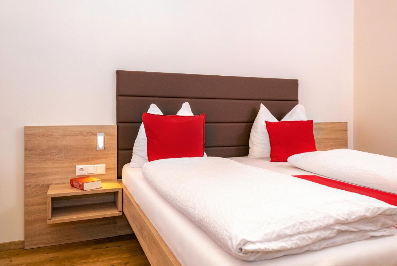 Hotel-Restaurant Lampenhaeusl Fusch an der Grossglocknerstrasse Екстериор снимка