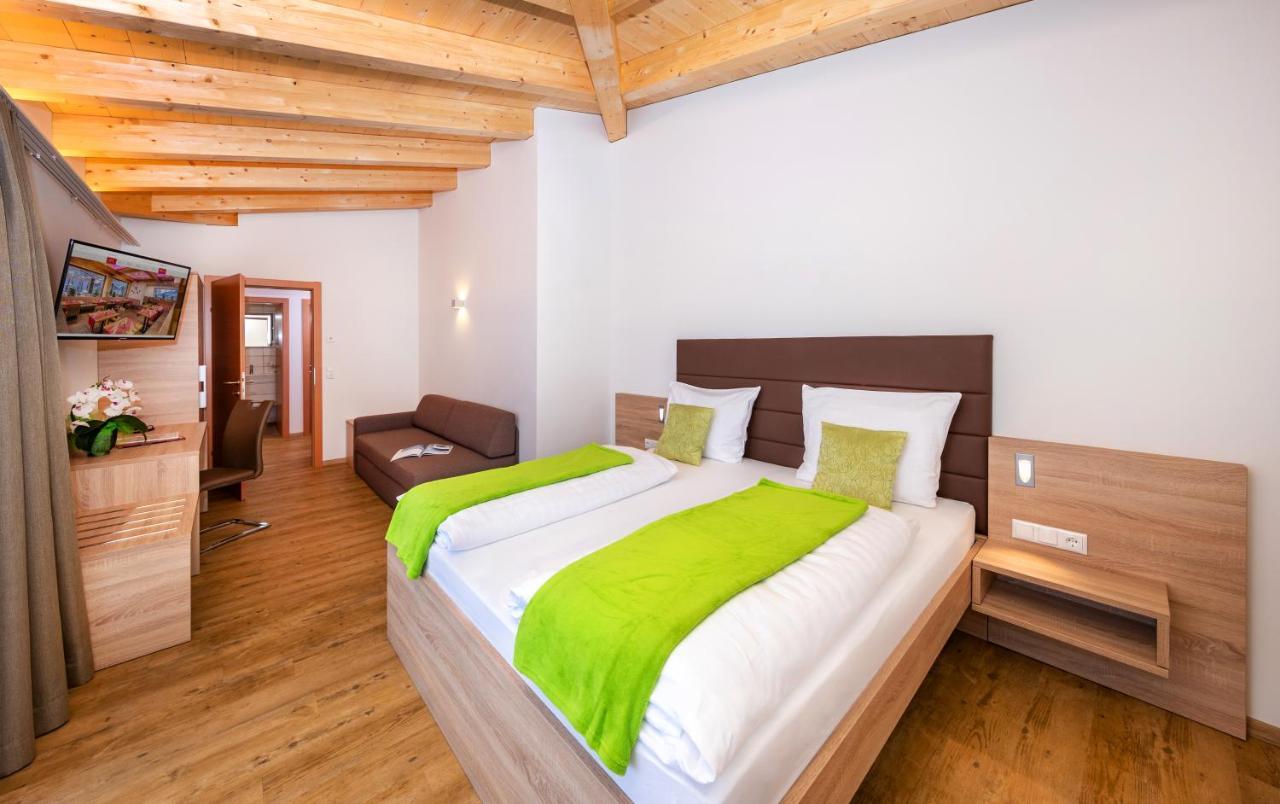 Hotel-Restaurant Lampenhaeusl Fusch an der Grossglocknerstrasse Екстериор снимка