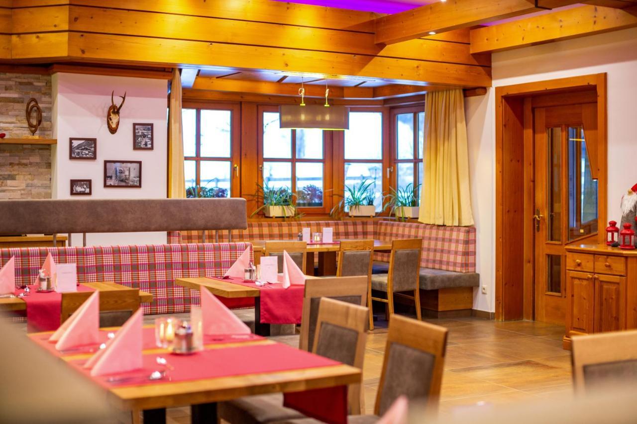Hotel-Restaurant Lampenhaeusl Fusch an der Grossglocknerstrasse Екстериор снимка