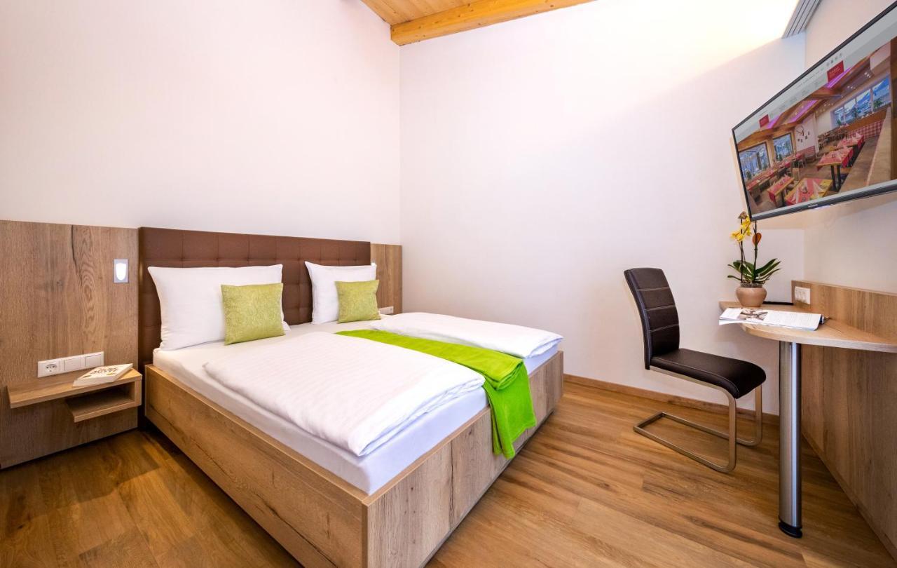 Hotel-Restaurant Lampenhaeusl Fusch an der Grossglocknerstrasse Екстериор снимка
