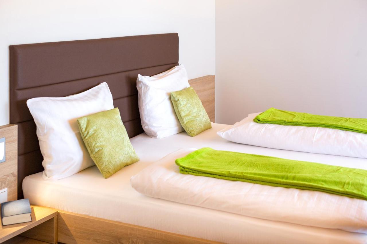 Hotel-Restaurant Lampenhaeusl Fusch an der Grossglocknerstrasse Екстериор снимка