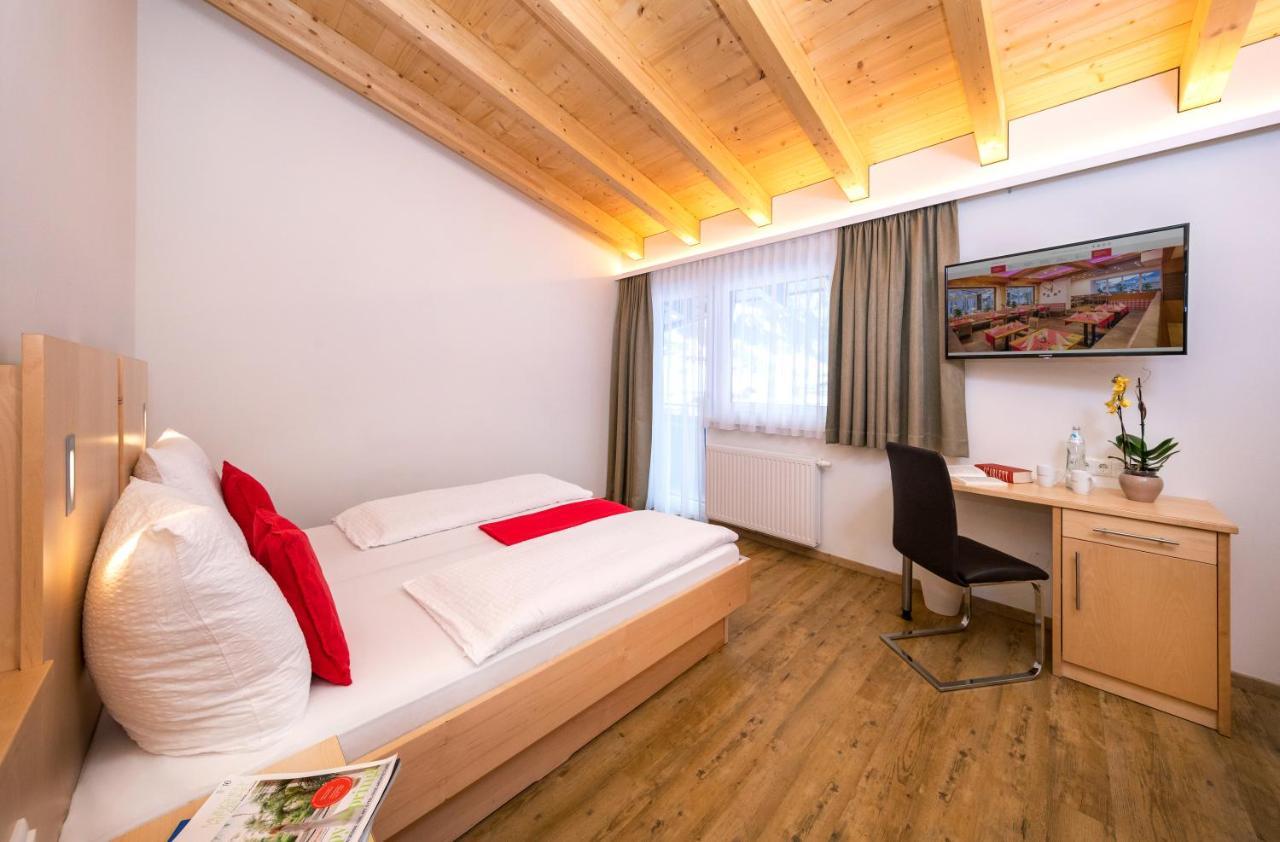Hotel-Restaurant Lampenhaeusl Fusch an der Grossglocknerstrasse Екстериор снимка