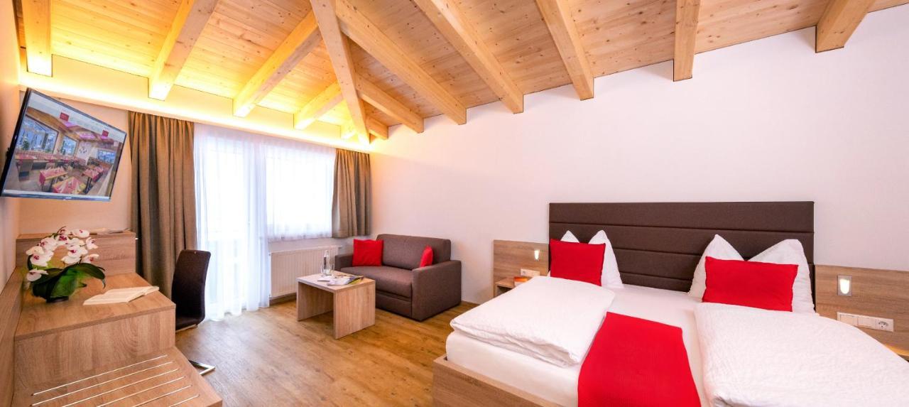 Hotel-Restaurant Lampenhaeusl Fusch an der Grossglocknerstrasse Екстериор снимка